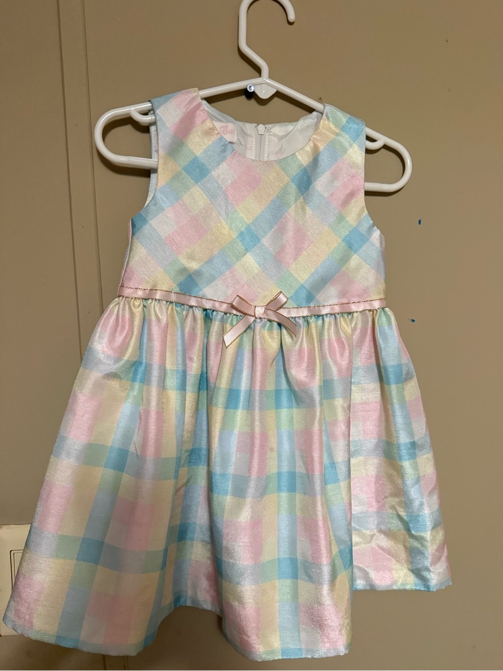 Girls' Pink Textured Winter Coat with Bow Closure - Picture 2 of 2